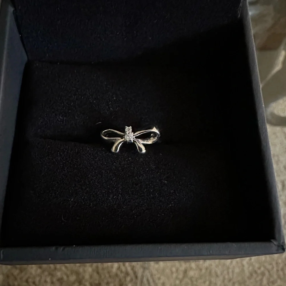 Bow Ring Diamond Accents Sterling Silver size 5